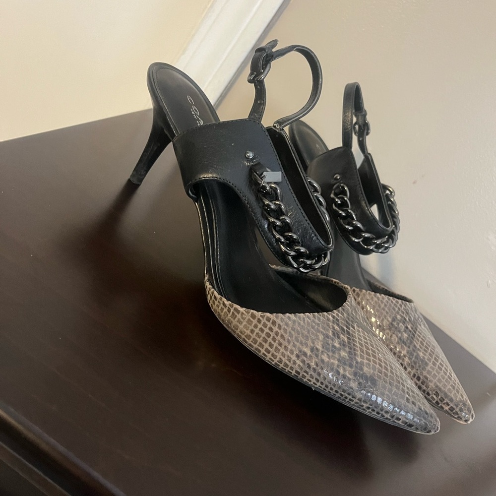 Elegant Coach Black and Gray Women's Shoes - Picture 8 of 9